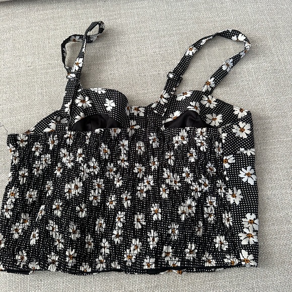 Daisy crop top - Picture 3 of 3